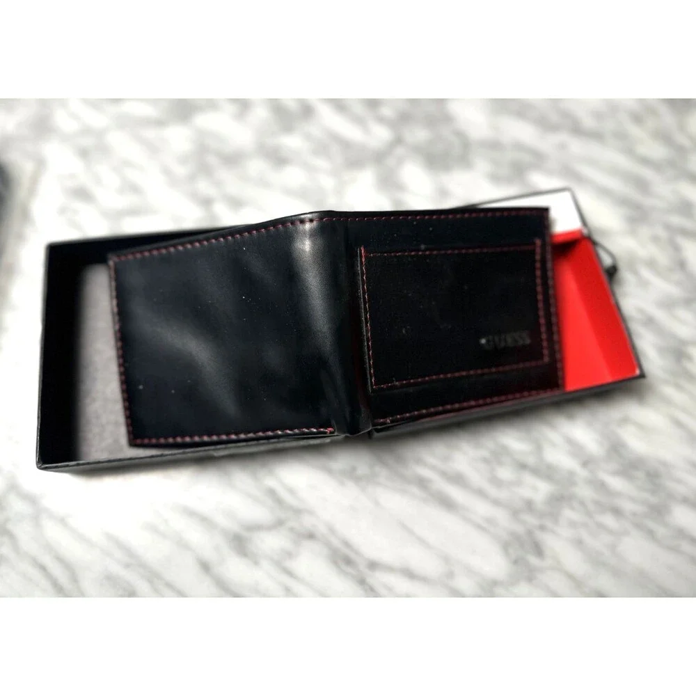 GUESS Men's Black Bifold Wallet Solid Logo Accent Credit Card Slots Folding NEW